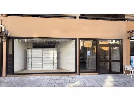 location commerce 106 m² à nice (06000)