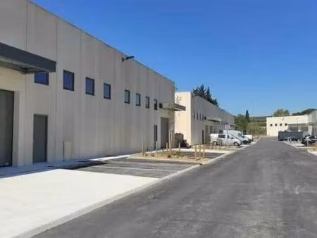 vente entrepôt les pennes mirabeau 13170 205m²