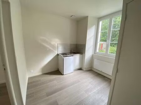 appartement f1 refait à neuf