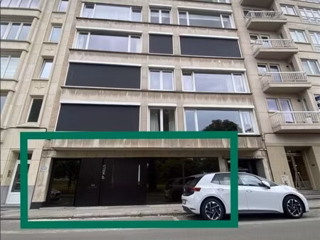 gerenoveerd kantoor op commerciële zichtlocatie bij zuidpark