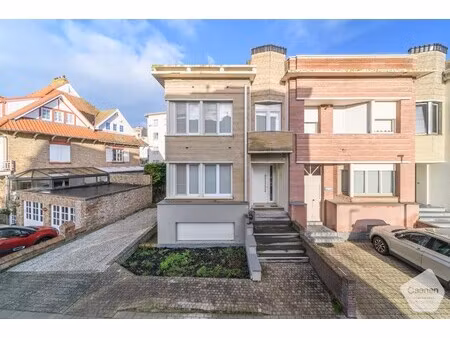 multifunctionele halfopen woning met uitzonderlijk potentieel op topligging nabij zee en c