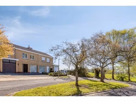 heel aangename woning met grote tuin in een rustige buurt!