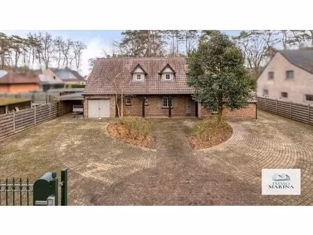 unieke open bebouwing met 5 slpk op 15 are