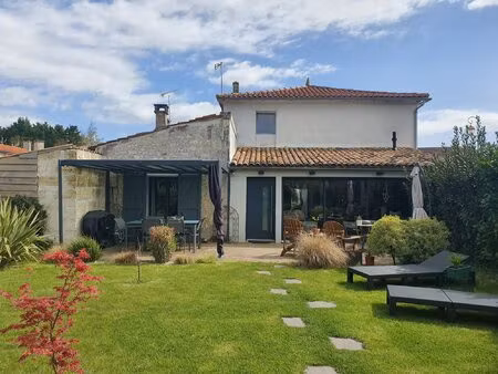 charentaise rénovée de 153 m²