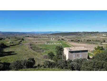 mas en pierre en pleine campagne avec 3 hectares de terrain