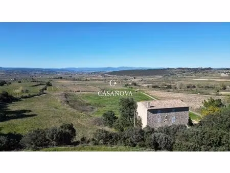 mas en pierre en pleine campagne avec 3 hectares de terrain
