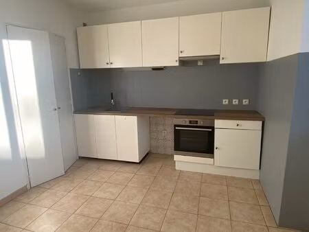 location appartement 3 pièces 80m² simiane collongue 13109