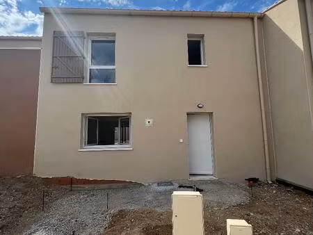 location maison 4 pièces 80m² bedarrides 84370