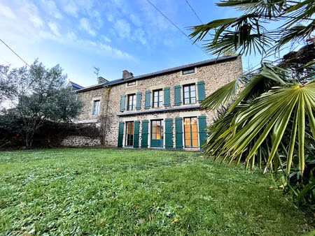 location maison 7 pièces 180m²