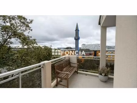 t4 dans le quartier monplaisir dernier étage  box  balcon