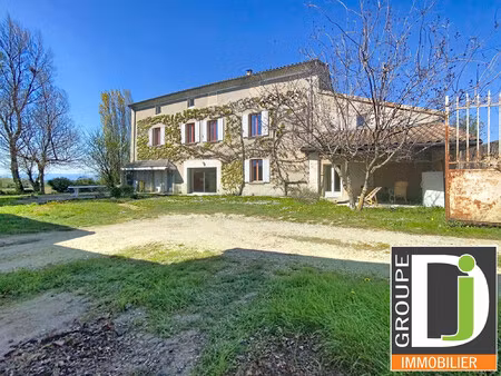 upie  maison de caractère  avec dépendance