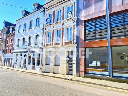 bernay  dans un immeuble