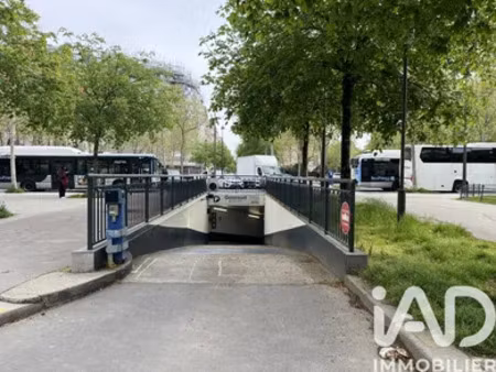 parking à paris (75007)