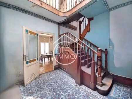 ste foy la grande : cour intérieure et beaux volumes