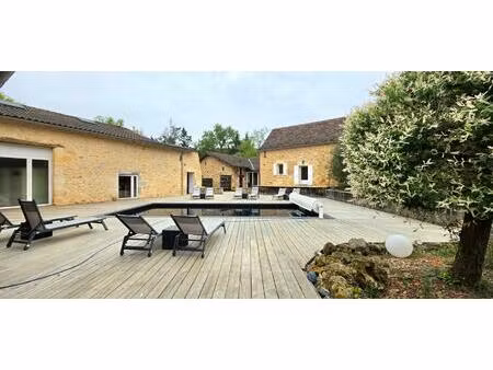 domaine de charme au coeur du périgord   propriété d'exception avec activité touristique