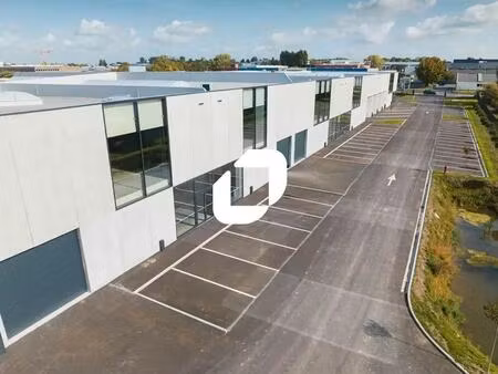 location local d’activités le mesnil amelot 77990 784m²