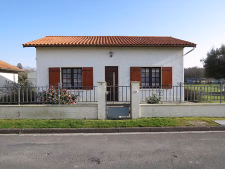 maison au bourg de grayan