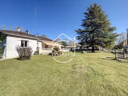 st andre et appelles : maison familiale spacieuse avec sous-sol aménagé sur parcelle arbor