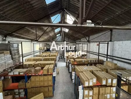 location local d'activités 800 m²