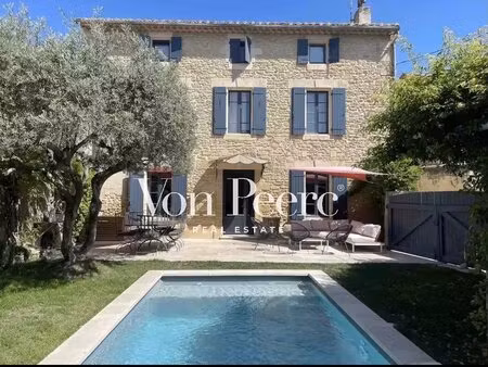 élégante maison de caractère avec terrasse et piscine - pujaut.
