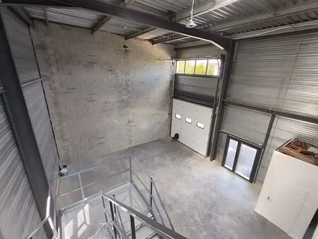 location local d'activités 225 m²