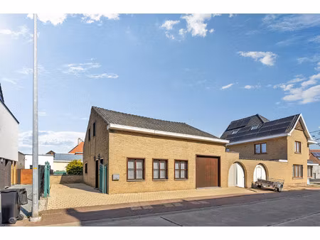 huis te koop in zandbergen met 3 slaapkamers