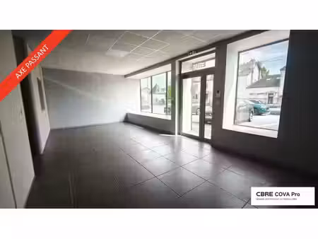 location commerce dole 39100 230m²