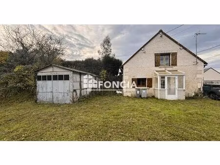 maison à rénover avec cave troglodyte