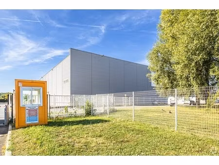 location entrepôt 9 456 m²
