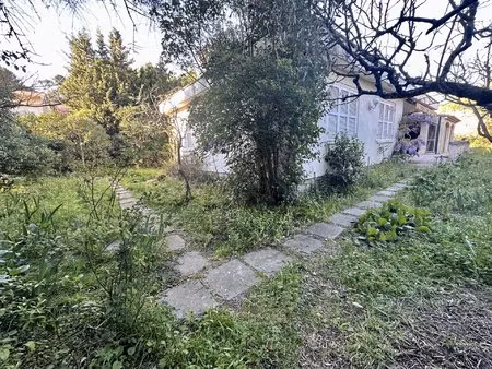 carnoux : villa à rénové-terrain plat-au calme