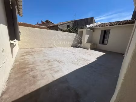 immeuble de 3 logements et 1 garage