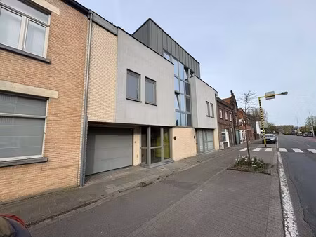 gelijkvloers appartement met twee slaapkamers + autostaanplaats