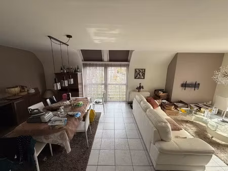 wichelen - ruim appartement mét garage.