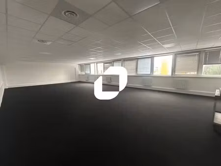 location bureaux 107 m² à 456 m²