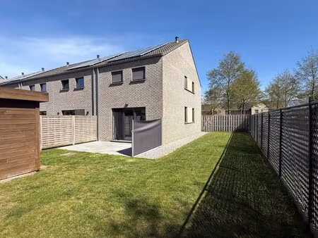 gezellige half-open passiefwoning met zonnige tuin