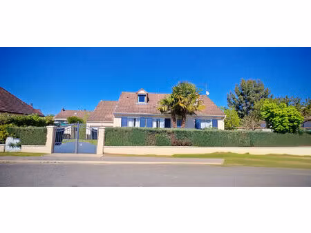 vente maison 5 pièces  130.00m²  courtry