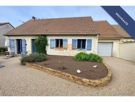 longueville  plain pied avec garage sur terrain clos