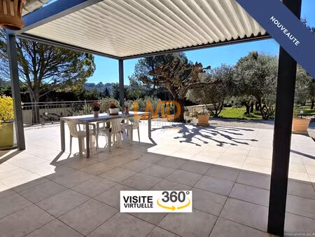 propriété avec gîte indépendant  2 grands garages et vue dégagée