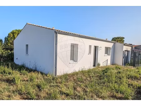 vente maison 4 pièces 105m2 les mathes 17570 - 369000 € - surface privée