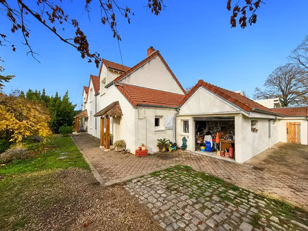 vente maison 8 pièces  245.00m²  évry