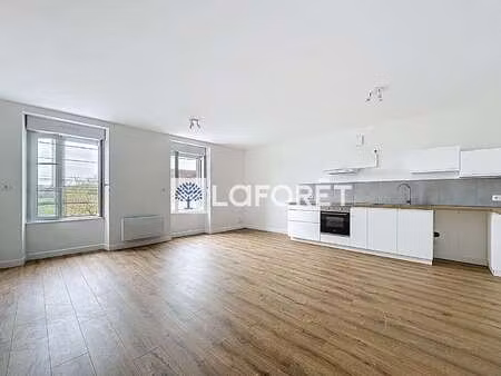 vente immeuble à bressuire (79300) : à vendre / 230m² bressuire