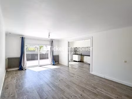 immeuble de rapport – local commercial + appartement t5 – auterive centre – vendu libre