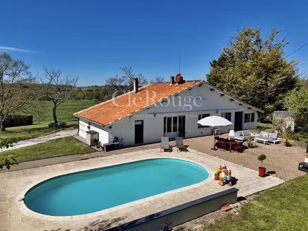 proche d'eymet- belle propriété de campagne de 4 chambres avec piscine et garage