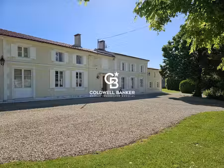 longère charentaise du xixᵉ avec piscine et gîte - 10 min de burie