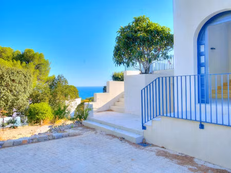 location maison 7 pièces  200.00m²  sète