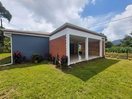 location maison 4 pièces  85.83m²  le morne