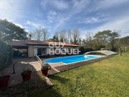 maison dans un quartier calme à luë