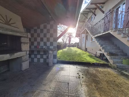 grand t4 de caractère avec jardin privatif – bougarber