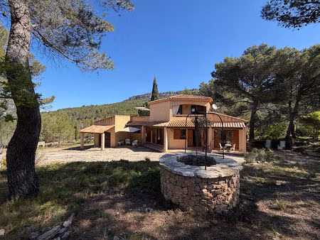 belle propriété chateauneuf le rouge au pied du massif de la ste victoire