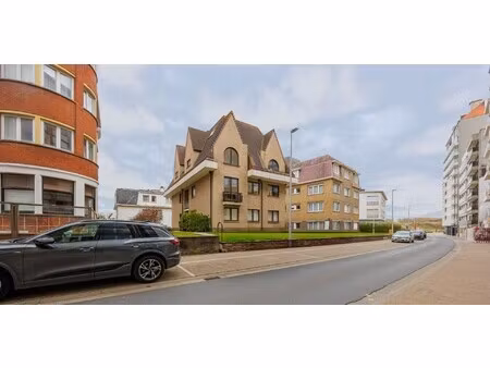 appartement te koop in knokke-heist met 3 slaapkamers